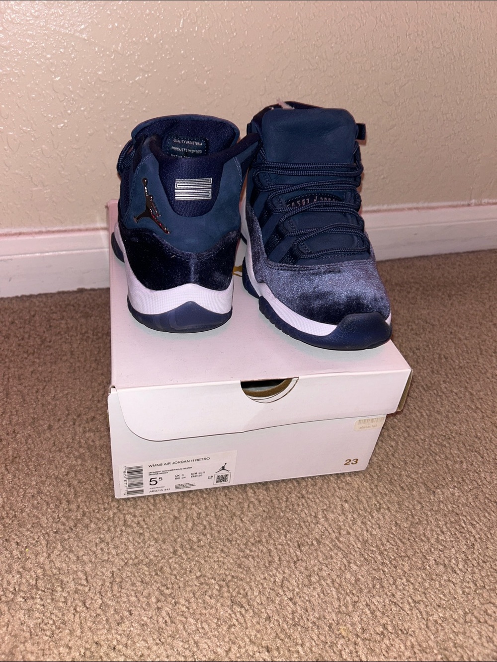 Jordan Kids Navy Velvet Mid-Top Sneakers